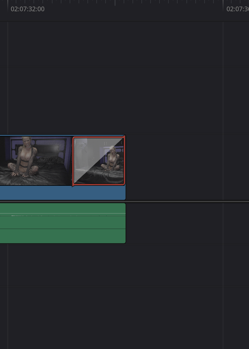 Cross Dissolve on the final clip end point