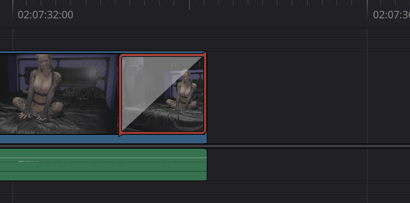 Cross Dissolve on the final clip end point